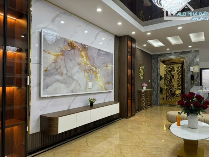 Nhà Võ Thị Sáu: QUÁ HIẾM - ÔTÔ - GẦN HỒ - THANG MÁY - NHÀ ĐẸP. - 1