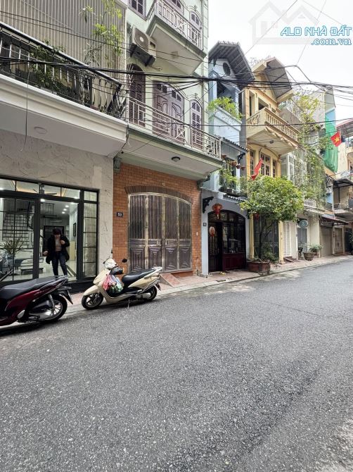 BÁN NHÀ PHÂN LÔ NGÕ Ô TÔ TRÁNH – TRUNG TÂM PHỐ NGỌC LÂM – 50M2 – 4 TẦNG – GIÁ TỐT - 1