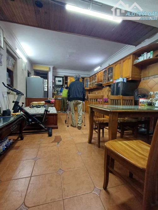 Bán nhà Võ Thị Sáu: hơn 16 tỷ, 70m2. Khu phân lô, lô góc