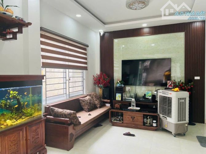 Bán nhà Quang Trung, Yên Nghĩa, ngõ nông, rộng, thoáng, gần phố, 32m², 4 tầng, giá 4,99 tỷ - 1