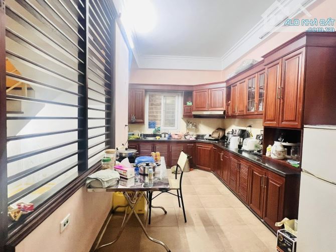 PHÂN LÔ BÀN CỜ Ô TÔ TRÁNH YÊN HOÀ CẦU GIẤY 61M x 5 TẦNG – MT 6M; 23,9 TỶ Ở VÀ KINH DOANH - 1