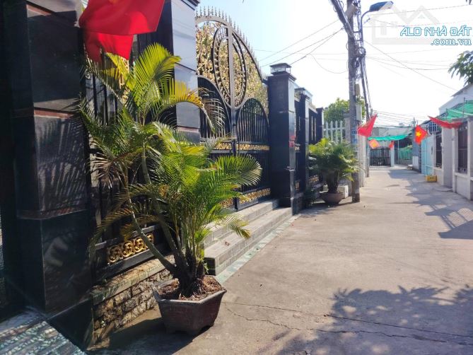 Biệt thự vườn 420m2, 3 tầng, Nguyễn Bình, Xã Phú Xuân, Nhà Bè, 12 tỷ VND, giá cực chất - 1