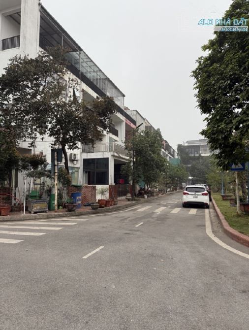 198 m2/ 25.x Tỷ/ Biệt Thự Hoa Viên Đặng Xá View Công Viên. - 1