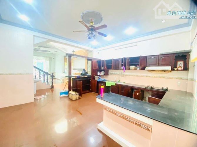 Nhà đẹp khu vip Tên Lửa sầm uất - view công viên thoáng mát - 1