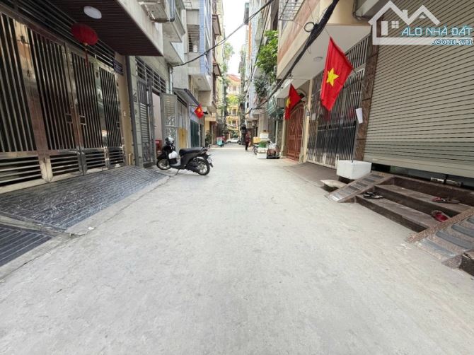Nhà Phạm Thận Duật, Cầu Giấy. 55mx5; MT 4m; Giá 17.8 tỷ  SIÊU PHẨM - PHÂN LÔ - Ô TÔ TRÁNH - 1