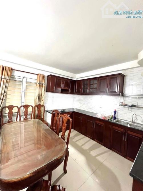 Cho thuê nhà 4 Tầng 6Pn MTKD Nguyễn Thái Bình, P4, Tân Bình, Full nội thất - 1
