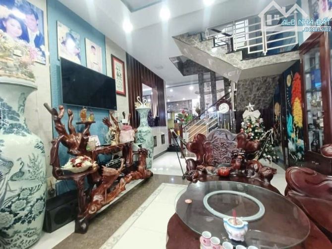 NGỘP BANK BIỆT THỰ mặt tiền gần cầu Phú Mỹ Ngang gần 8m Gấp bán - 1