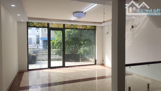 MẶT TIỀN ĐƯỜNG KINH DOANH SẦM UẤT KHU TÊN LỬA  CÓ VỈA HÈ  6 x 16 NGAY AEON MALL - 1