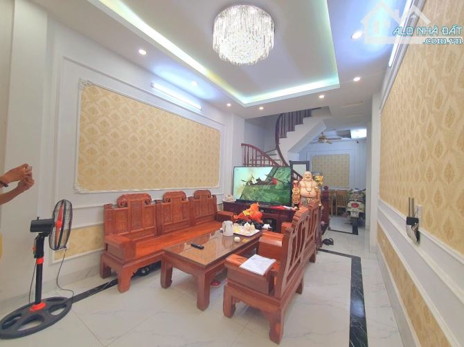 BÁN NHÀ KHƯƠNG ĐÌNH - THANH XUÂN - GẦN MẶT PHỐ - NỘI THẤT ĐẸP - 41M X 5 TẦNG - MT 3.8M - 1