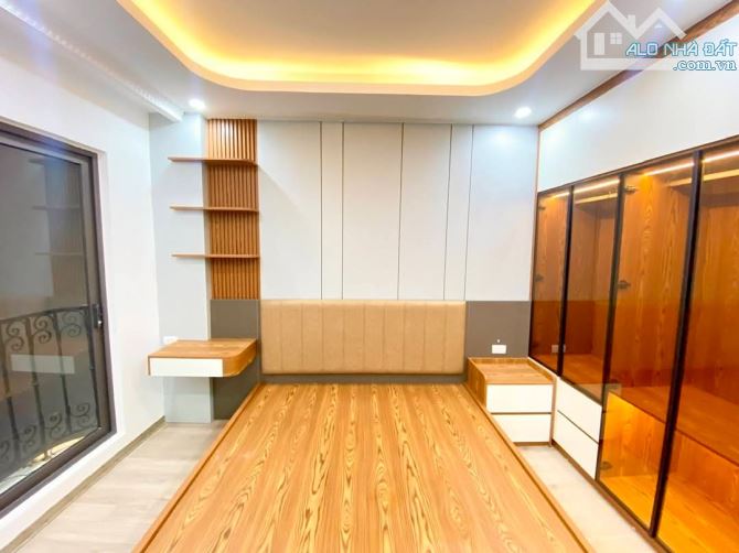 BÁN NHÀ MỚI ĐẸP - 6 TẦNG THANG MÁY - NGÕ TO - GẦN PHỐ ĐẠI TỪ - 1