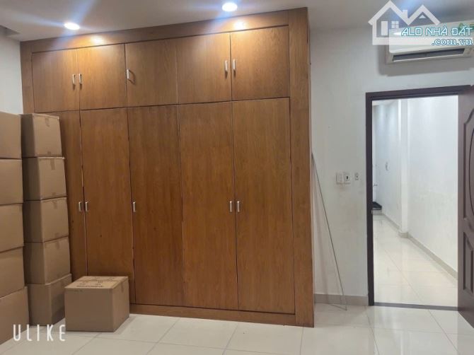 Bán nhà 1 Trệt 2 Lầu Trung Tâm Dĩ An 104m2,đường xe hơi,gần trường Câp 3 Dĩ An - 1