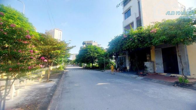 ĐẤT LIỀN KỀ KHU C YÊN NGHĨA , DIỆN TÍCH 50M2 , PHÂN LÔ VỈA HÈ, ĐƯỜNG 15M, GIÁ 1X TỶ - 1