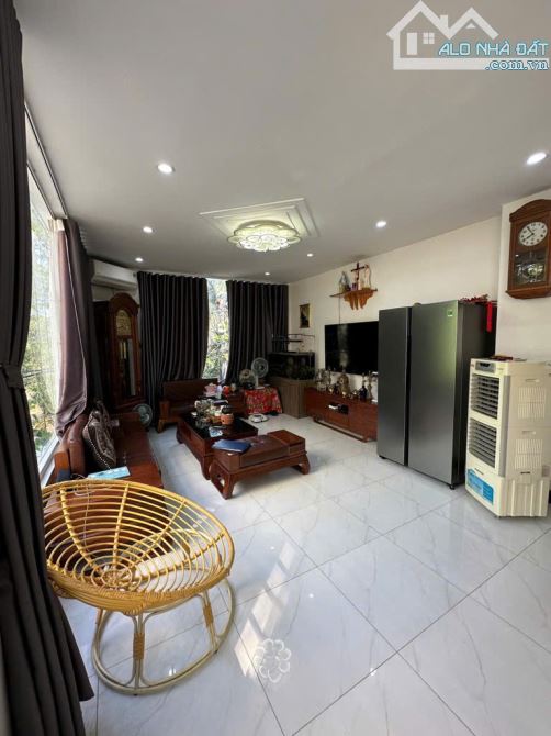BÁN NHÀ QUYẾT THẮNG, YÊN NGHĨA, ĐƯỜNG 10M, VIEW HỒ , LÔ GÓC, KINH DOANH, 5 TẦNG , 10.3 TỶ - 1