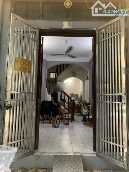 Cho thuê nhà Phan Văn Trường , Cầu Giấy Diện tích 35m  X 4 tầng ,14 tr tháng - 1