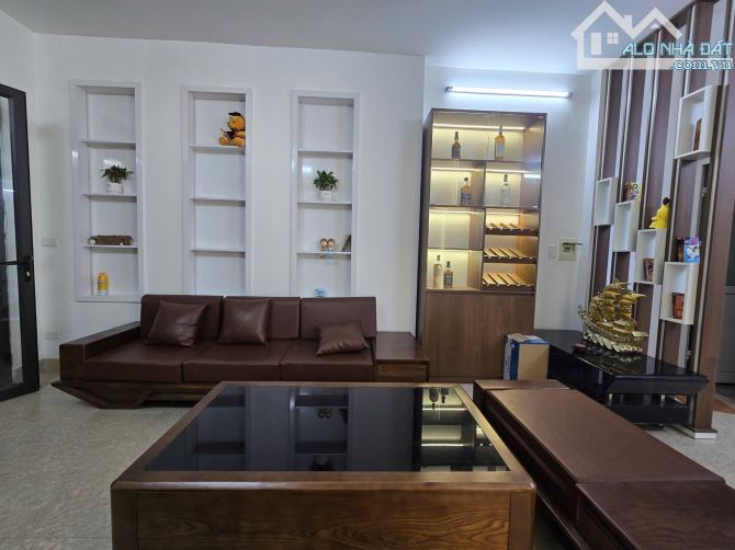 Độc lạ hiếm có, vị trí siêu tiện ích khu vực Mỹ Đình. DT42m2x4T mặt tiền 4m. Giá chỉ 8,9tỷ - 1