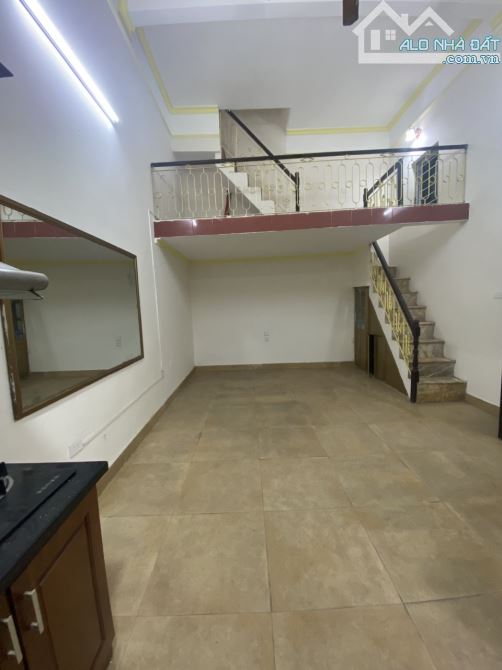 Cho thuê nhà nguyên căn Thịnh Quang , Đống Đa ,DT 32m2 x5 tầng giá 10tr5/ tháng. - 1