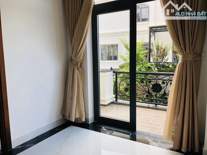 VILLA 2 MẶT TIỀN KHU BIỆT THỰ CAO CẤP Ở MĂNGLIN PHƯỜNG 7, 210M2 4PN 5WC GIÁ 13.5 TỶ TL - 14