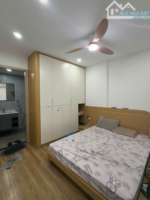 Bán căn hộ Chung Cư CT36B, View Hồ. 2 Ngủ mới đẹp, DT68m2. Giá 4.5 Tỷ - 2