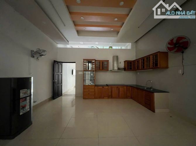 BÁN NHÀ 3 TẦNG, MẶT TIỀN ĐƯỜNG DÃ TƯỢNG, 150M2 NGANG 5M, GIÁ 13 TỶ. CN13.5 - 2