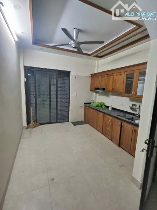 Phương Liệt - 44M - 7 tỉ tròn - 20m ra Ô tô - 5 ngủ phù hợp gia đình nhiều người - 2