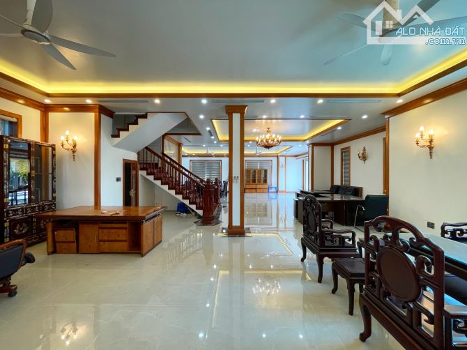Biệt thự lô góc tuyến 3 Lê Hồng Phong - 315m2 - Đường 25m - 2