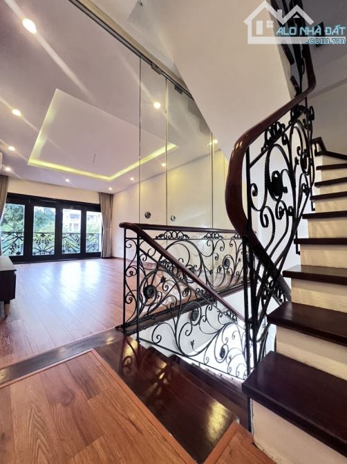BÁN NHÀ TÁI ĐỊNH CƯ GIANG BIÊN-LONG BIÊN-VIEW VƯỜN HOA-OTO TRÁNH - 2