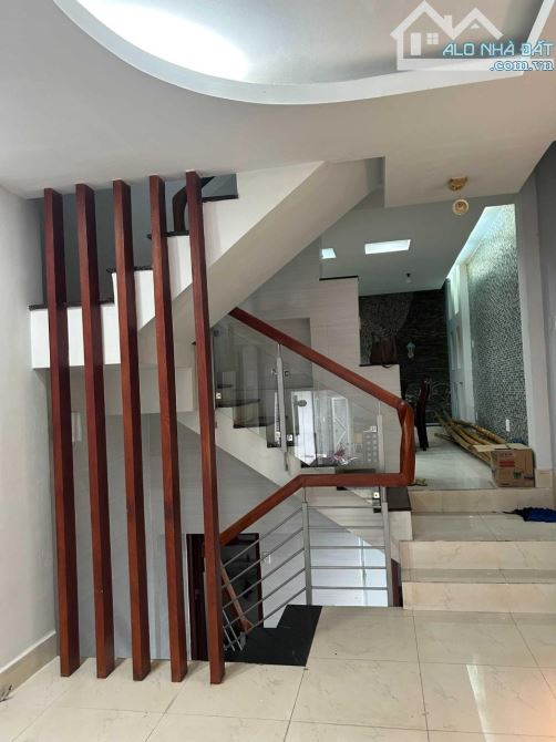 HIẾM NHÀ BÁN! Cư Xá Lữ Gia 4x14m Hầm 3 lầu sân thượng chỉ hơn 15 tỷ Nhà Đẹp - Giá Tốt - 2