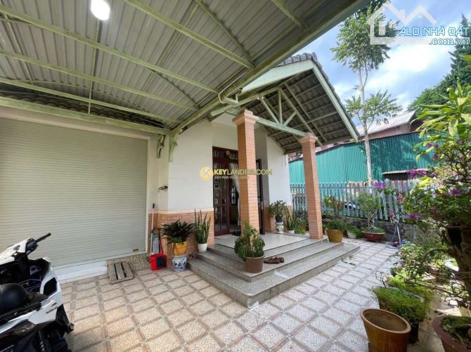 Bán Gấp Villa 227m2 Hai Mặt Tiền Trước Sau Đã Hoàn Công Ngang 10m Sân Vườn Rộng Đường 12m - 2
