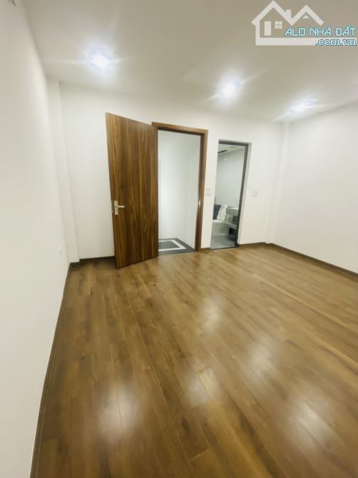 BÁN NHÀ NGỌC THUỴ LONG BIÊN Hà Nội OTO ĐỖ CỔNG - 2