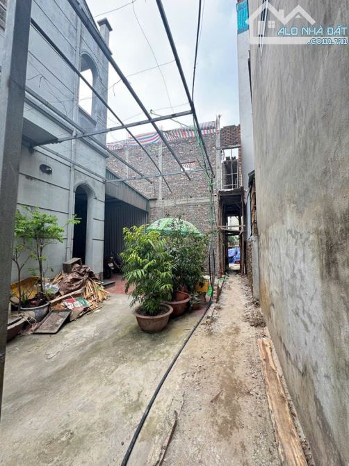 BÁN NHÀ - BẮC CẦU - NGỌC THỤY - 1 NHÀ RA OTO - 3 TẦNG , 38M , 4TY180 - 2