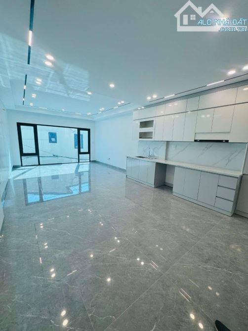 Bán Nhà Siêu Đẹp Phố Ngọc Thụy Long Biên - 47m2 - Thang Máy Gara Ô Tô - hơn 12 tỷ - 2