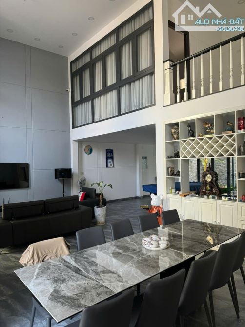Bán biệt thự mặt tiền 3 tầng 9,3x25m giá 14,6 tỷ Đường Hiệp Thành 06 - 2