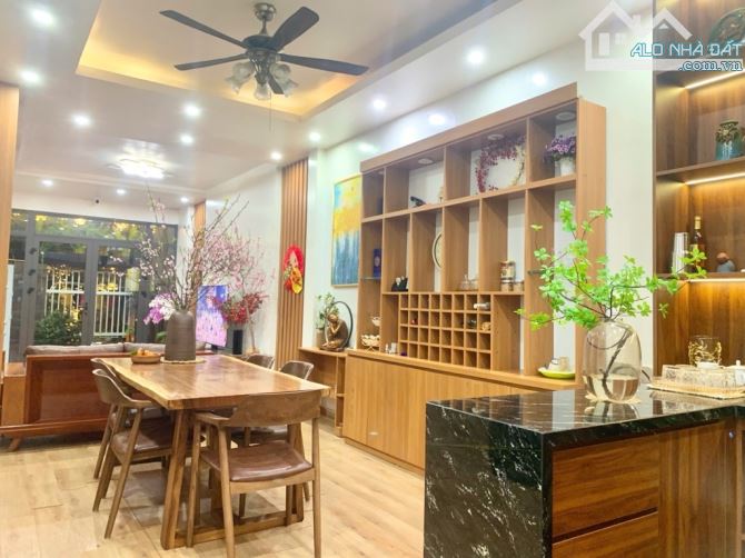 CỰC HIẾM- DUY NHẤT 1 CĂN VIEW VƯỜN HOA- MẶT TIỀN CỰC ĐẸP – 2 MẶT THOÁNG ĐẸP NHẤT KHU – VỈA - 2