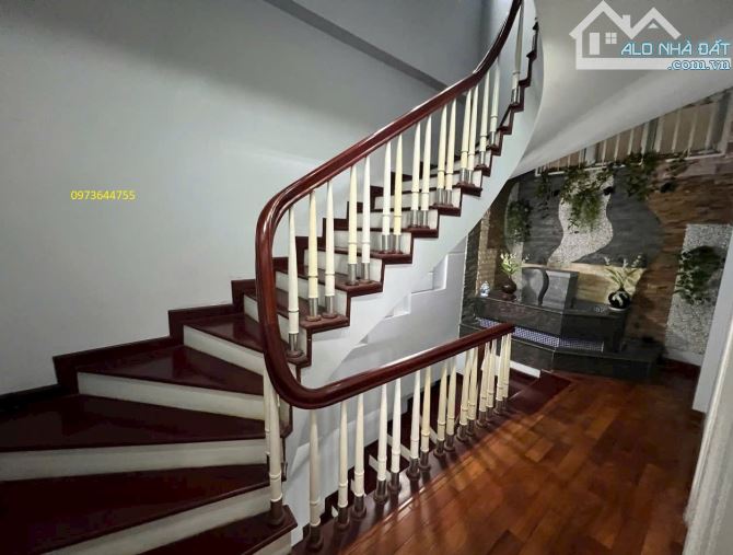 Bán nhà  công trường PTTH Yên Hoà, Phố Hạ Yên Quyết. DT 60m2, 5 tầng. Giá 23,7 tỷ - 2