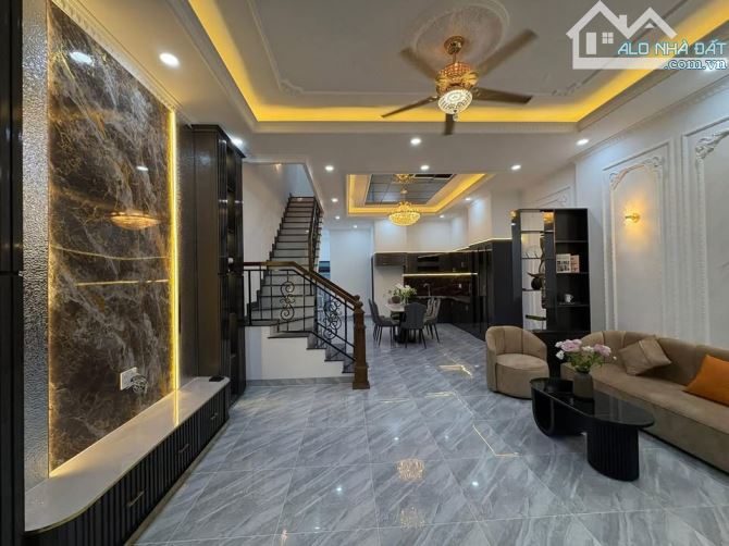 🏡 NHÀ 3 TẦNG Ở THỦ DẦU MỘT - MỚI HOÀN THIỆN – SỔ HỒNG TRAO TAY – GIÁ CHỈ 3 TỶ! - 2