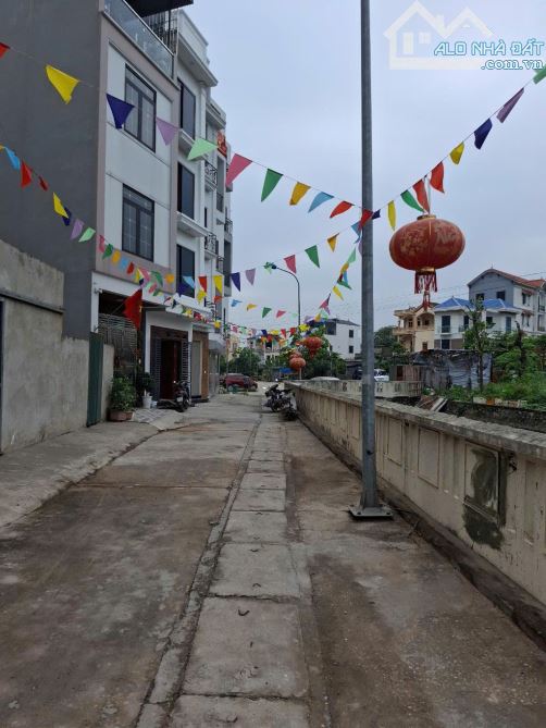 Nhà mới - 4 tầng  -  ô tô đỗ cửa - 2