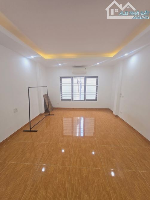 Bán nhà 31mx 5 tầng ngõ 209 Đội Cấn, 3 ngủ, ảnh thật - 2