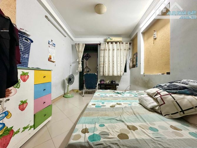 Bán nhà mặt tiền 4.5m Lạc Long Quân, gần khu du lịch Đầm Sen - 2