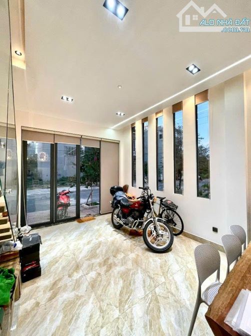 🏡 CẦN BÁN NHÀ ĐẸP QUẬN 12 - HẺM 12M - THIẾT KẾ ĐỘC ĐÁO - FULL NỘI THẤT CAO CẤP-GIÁ TỐT - 2