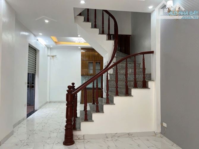 Giảm 500tr- Bán gấp Nhà 35m2- 4T- Cầu Đơ- Hà Cầu- Ngõ thông- ô tô đỗ - Nhỉnh 8 tỷ - 2