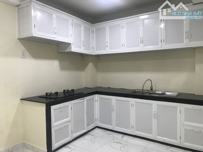 Ô TÔ 7 CHỖ ĐỖ CỬA - CÁCH MẶT TIỀN 20M - BÙI MINH TRỰC P6 QUẬN 8 - 50M2 - NHỈNH 5 TỶ - 2