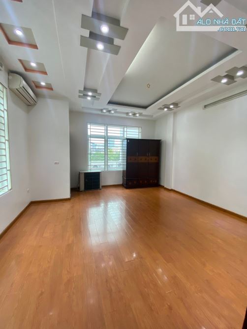 PHÂN LÔ TRẦN QUỐC HOÀN, CẦU GIẤY CẬN PHỐ 2 MẶT NGÕ Ô TÔ, LÔ GÓC KINH DOANH - 2