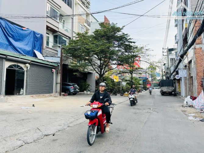 Quá rẻ chỉ 83tr/m2! Bán đất tặng dãy trọ 2 tầng 105m2 - Hẻm xe hơi - Ngay Ga Văn Than - 2