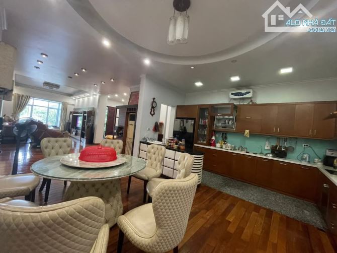 Bán biệt thự Văn Quán diện tích 240 m2 mặt tiền 10 m giá 63 tỷ. - 2