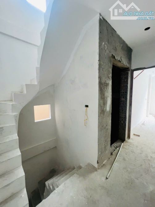 BÁN TÒA NHÀ 4 NỔI 1 HẦM TRẦN KHÁT CHÂN, NGÕ THÔNG, THANG MÁY, SÂN CỔNG, 68M2 GIÁ 12.X TỶ - 2