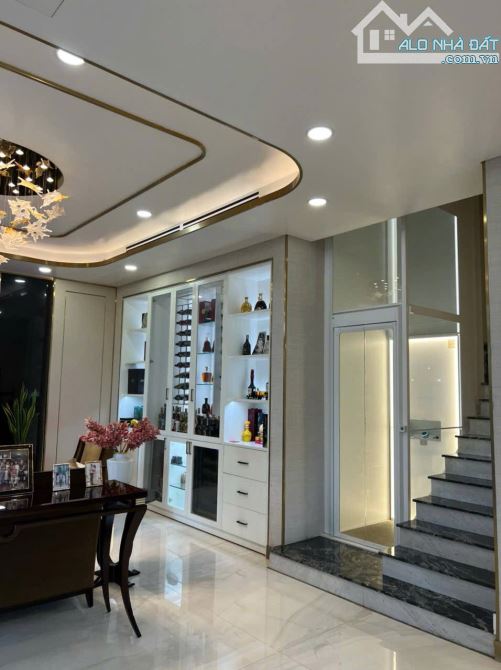 BÁN GẤP TRONG THÁNG ĐỂ ĐỊNH CƯ – MẶT TIỀN TÂN CẢNG – 275M2 – 3 TẦNG - 2
