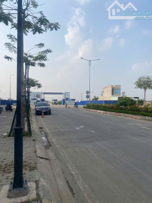 Thanh lý nền đất thổ 158m2 ngay Vinhomes Hậu Nghĩa - 2