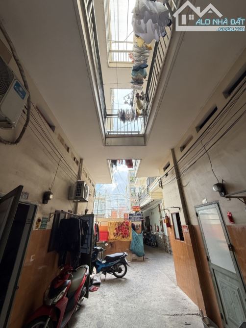 Bán căn hộ dịch vụ Bình Tân, đường 18E, 369m2, hẻm xe tải, 3 lầu, 26 tỷ - 2