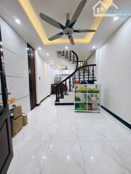 Đầu 10 tỷ nhà Trung tâm Ba Đình -49m2, 4T mới đẹp -Ngõ thông, vài bước ra ô tô, sân để xe - 2