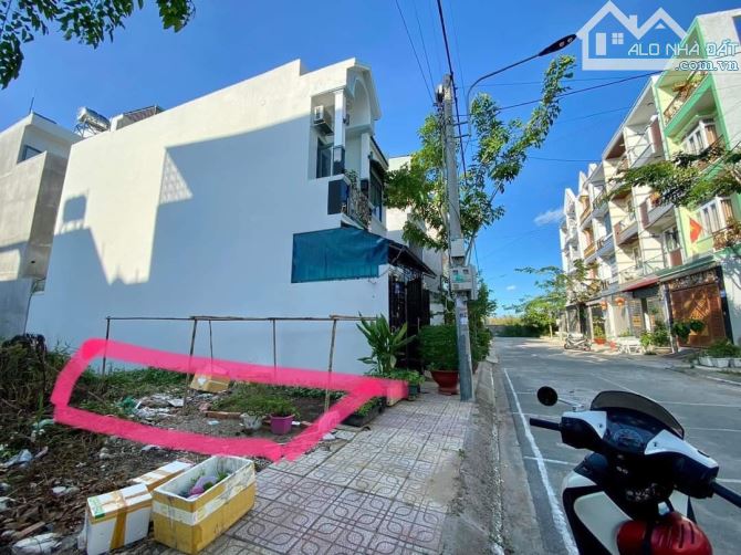 BÁN GẤP ĐẤT TRONG KHU DÂN CƯ NGUYỄN HỮU TRÍ - 100 M2 - 650 TR - 2
